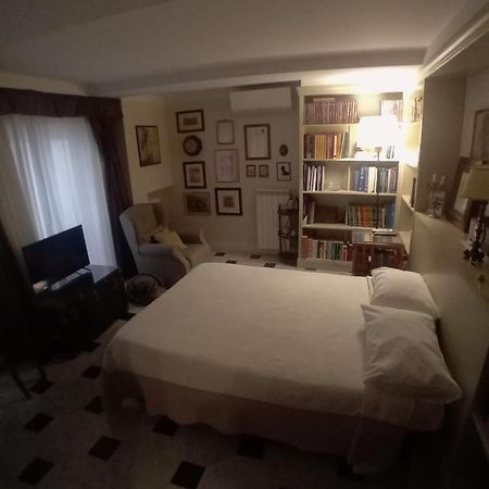 Palazzo Zecchino B&B Genova Kültér fotó